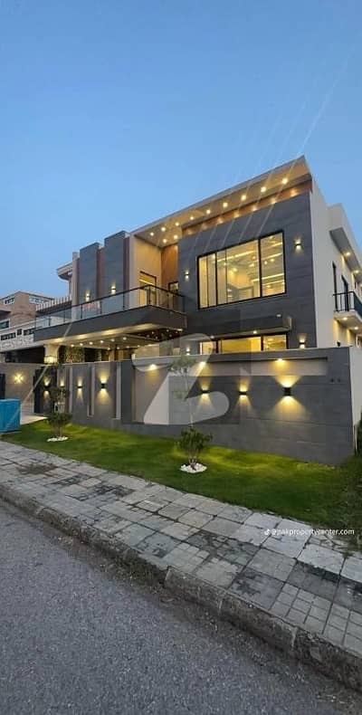 ڈی ایچ اے ڈیفینس فیز 2 ڈی ایچ اے ڈیفینس,اسلام آباد میں 6 کمروں کا 1 کنال مکان 8.0 کروڑ میں برائے فروخت۔