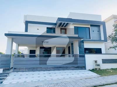 ڈی ایچ اے ڈیفینس فیز 2 ڈی ایچ اے ڈیفینس,اسلام آباد میں 6 کمروں کا 1 کنال مکان 10.0 کروڑ میں برائے فروخت۔