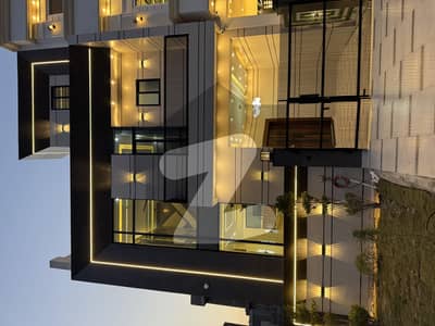 سٹی ہاؤسنگ سکیم جہلم میں 4 کمروں کا 5 مرلہ مکان 2.45 کروڑ میں برائے فروخت۔