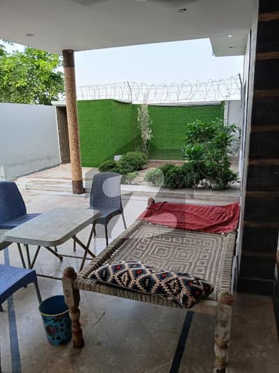 واپڈا ٹاؤن فیز 2 - بلاک آر واپڈا ٹاؤن فیز 2,واپڈا ٹاؤن,ملتان میں 5 کمروں کا 10 مرلہ مکان 2.3 کروڑ میں برائے فروخت۔