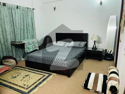 ایف ۔ 11 مرکز ایف ۔ 11,اسلام آباد میں 2 کمروں کا 8 مرلہ فلیٹ 1.3 لاکھ میں کرایہ پر دستیاب ہے۔