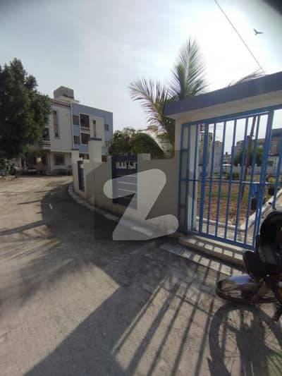 کورنش سوسائٹی سکیم 33,کراچی میں 3 کمروں کا 8 مرلہ مکان 2.7 کروڑ میں برائے فروخت۔