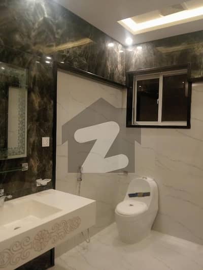 ڈی ایچ اے 9 ٹاؤن ۔ بلاک سی ڈی ایچ اے 9 ٹاؤن,ڈیفنس (ڈی ایچ اے),لاہور میں 3 کمروں کا 5 مرلہ مکان 1.2 لاکھ میں کرایہ پر دستیاب ہے۔