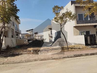 بحریہ انکلیو - سیکٹر سی 2 بحریہ انکلیو,بحریہ ٹاؤن,اسلام آباد میں 10 مرلہ رہائشی پلاٹ 2.25 کروڑ میں برائے فروخت۔