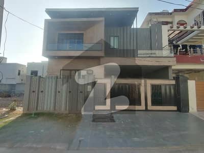 واپڈا ٹاؤن فیز 2 واپڈا ٹاؤن,ملتان میں 4 کمروں کا 10 مرلہ مکان 3.15 کروڑ میں برائے فروخت۔