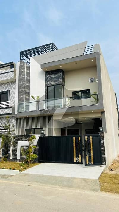 فیصل ٹاؤن فیز 1 - بلاک سی فیصل ٹاؤن فیز 1,فیصل ٹاؤن - ایف ۔ 18,اسلام آباد میں 4 کمروں کا 5 مرلہ مکان 2.85 کروڑ میں برائے فروخت۔