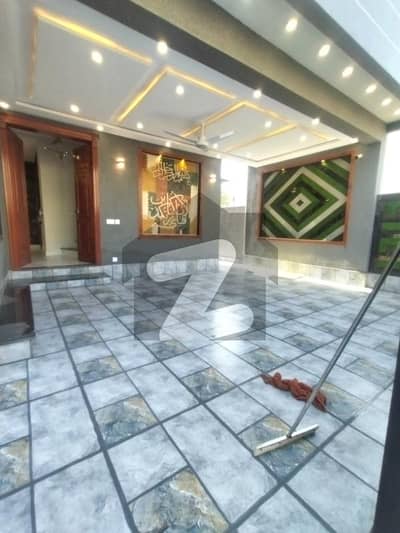 آئی ای پی انجنیئرز ٹاؤن ۔ سیکٹر اے آئی ای پی انجینئرز ٹاؤن,لاہور میں 5 کمروں کا 10 مرلہ مکان 3.35 کروڑ میں برائے فروخت۔