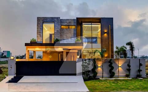 ویلینشیاء ہاؤسنگ سوسائٹی لاہور میں 6 کمروں کا 1 کنال مکان 6.3 کروڑ میں برائے فروخت۔