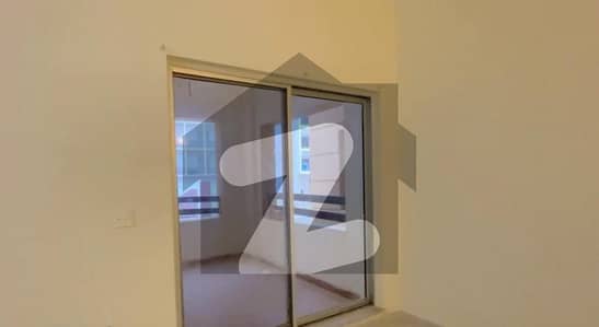 READY TO MOVE 2950sq ft 4Bed Luxury Apartment at Tower-8 Near Entrance of Bahria Town Karachi FOR SALE