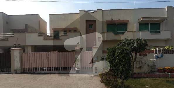 عسکری 11 ۔ سیکٹر اے عسکری 11,عسکری,لاہور میں 3 کمروں کا 10 مرلہ مکان 4.4 کروڑ میں برائے فروخت۔