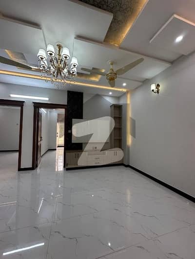 آئی ۔ 14 اسلام آباد میں 5 کمروں کا 7 مرلہ مکان 2.95 کروڑ میں برائے فروخت۔