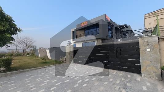 UltraLuxury 2 Kanal OwnerBuilt House For Sale C Club City, Bahria Town Phase 8