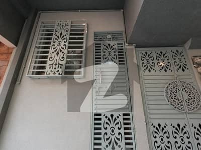 Centrally Located Flat For sale In Allahwala Town Available