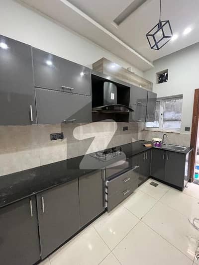 بحریہ انکلیو - سیکٹر بی1 بحریہ انکلیو,بحریہ ٹاؤن,اسلام آباد میں 3 کمروں کا 5 مرلہ مکان 90.0 ہزار میں کرایہ پر دستیاب ہے۔