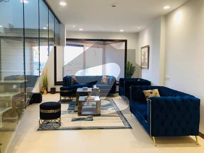 پینٹا سکوائر بائے ڈی ایچ اے لاهور ڈی ایچ اے فیز 5,ڈیفنس (ڈی ایچ اے),لاہور میں 3 کمروں کا 10 مرلہ فلیٹ 2.7 لاکھ میں کرایہ پر دستیاب ہے۔