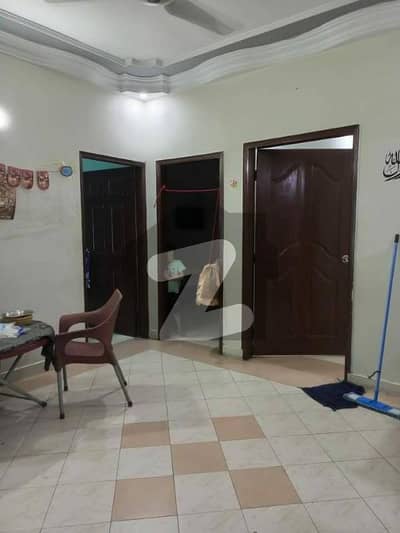 گلستانِِ جوہر ۔ بلاک 4 گلستانِ جوہر,کراچی میں 2 کمروں کا 4 مرلہ فلیٹ 1.0 کروڑ میں برائے فروخت۔