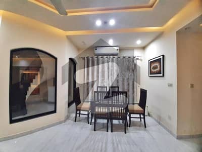 بحریہ ٹاؤن جینیپر بلاک بحریہ ٹاؤن سیکٹر سی,بحریہ ٹاؤن,لاہور میں 5 کمروں کا 12 مرلہ مکان 2.25 لاکھ میں کرایہ پر دستیاب ہے۔