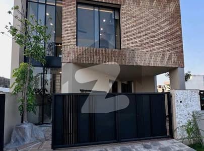 فیصل مارگلہ سٹی بی ۔ 17,اسلام آباد میں 5 کمروں کا 5 مرلہ مکان 4.0 کروڑ میں برائے فروخت۔