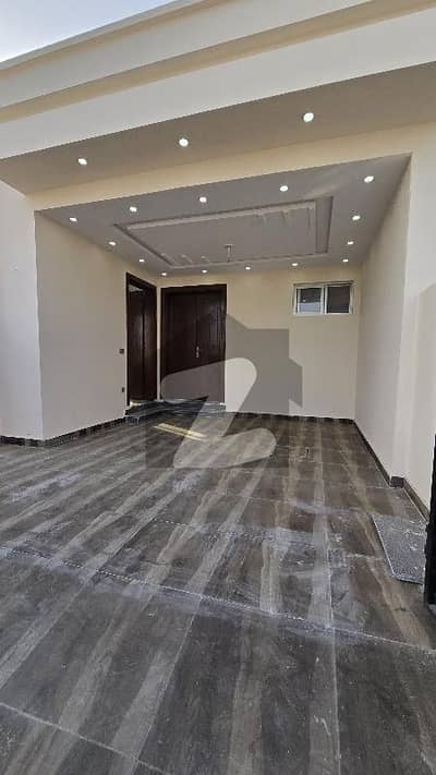 بحریہ نشیمن لاہور میں 1 کمرے کا 5 مرلہ مکان 1.23 کروڑ میں برائے فروخت۔