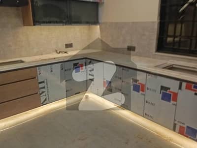 ڈی ایچ اے فیز 5 - سیکٹر سی ڈی ایچ اے ڈیفینس فیز 5,ڈی ایچ اے ڈیفینس,اسلام آباد میں 6 کمروں کا 1 کنال مکان 2.3 لاکھ میں کرایہ پر دستیاب ہے۔