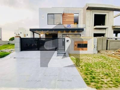 10 Marla Modern House For Sale in Dha Phase 7