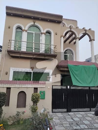 بحریہ نشیمن لاہور میں 3 کمروں کا 5 مرلہ مکان 1.4 کروڑ میں برائے فروخت۔