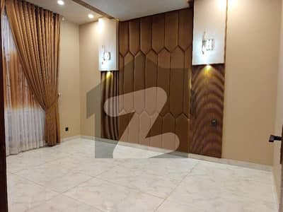 ڈی سی کالونی گوجرانوالہ میں 3 کمروں کا 10 مرلہ بالائی پورشن 70.0 ہزار میں برائے فروخت۔