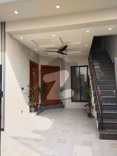 فیصل ٹاؤن - ایف ۔ 18 اسلام آباد میں 4 کمروں کا 5 مرلہ مکان 2.85 کروڑ میں برائے فروخت۔