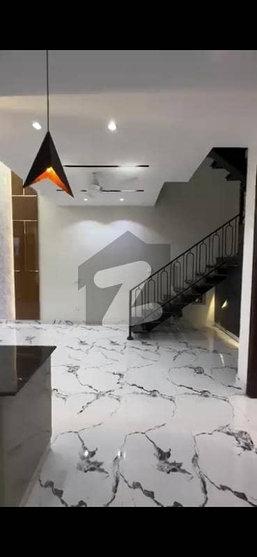 لیک سٹی رائیونڈ روڈ,لاہور میں 3 کمروں کا 5 مرلہ مکان 1.1 لاکھ میں کرایہ پر دستیاب ہے۔