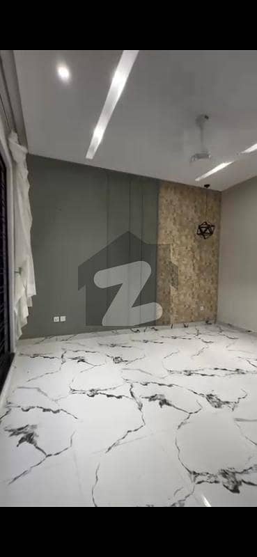 5 Marla House Available For Rent In Lake City