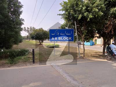 2.66 Marla Main boulevard two side open Commercial plaza on sale in AA Block Bahria Town Lahore