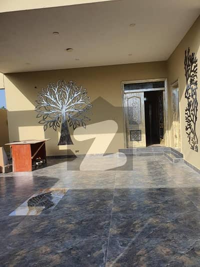 ڈی ایچ اے فیز 8 ڈی ایچ اے ڈیفینس,کراچی میں 3 کمروں کا 1 کنال زیریں پورشن 2.5 لاکھ میں کرایہ پر دستیاب ہے۔