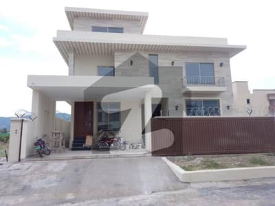 ڈی ۔ 12 اسلام آباد میں 7 کمروں کا 1 کنال مکان 5.5 لاکھ میں کرایہ پر دستیاب ہے۔