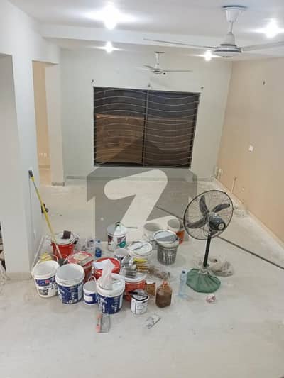 بحریہ ٹاؤن فیز 8 بحریہ ٹاؤن راولپنڈی,راولپنڈی میں 4 کمروں کا 8 مرلہ مکان 85.0 ہزار میں کرایہ پر دستیاب ہے۔