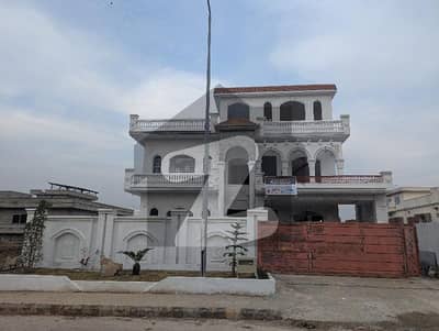 ای ۔ 17/3 ای ۔ 17,اسلام آباد میں 7 کمروں کا 1 کنال مکان 5.5 کروڑ میں برائے فروخت۔