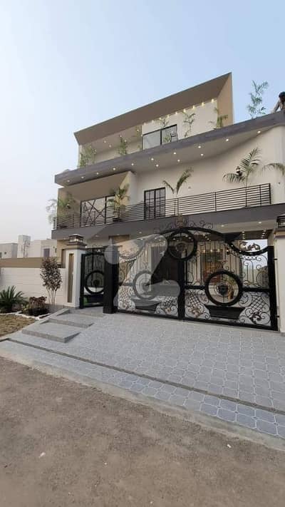 Spacious 10 Marla House Ideal For Large Family