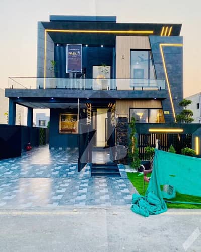 پارک ویو سٹی لاہور میں 5 کمروں کا 10 مرلہ مکان 3.2 کروڑ میں برائے فروخت۔