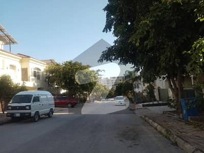 10 marla solid land plot for sale prime location highted area