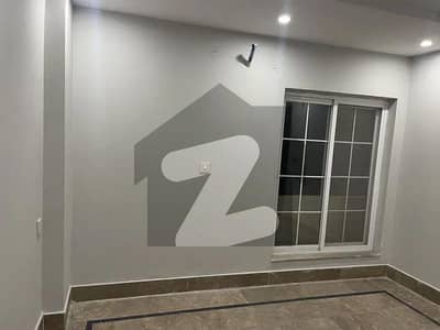 Luxury 2-Bed Flat | Prime Location Near Masjid &Amp; Market | Full Amenities &Amp; Elevator Access