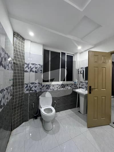 بحریہ ٹاؤن نشتر بلاک بحریہ ٹاؤن سیکٹر ای,بحریہ ٹاؤن,لاہور میں 1 کمرے کا 3 مرلہ فلیٹ 75.0 لاکھ میں برائے فروخت۔