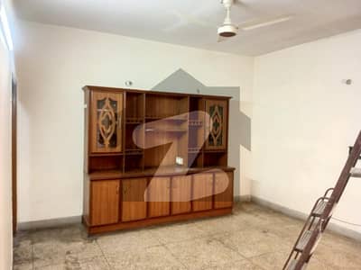 2 BED UPPER PORTION FOR RENT