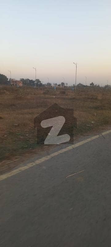 ڈی ایچ اے فیز9 پریزم ڈی ایچ اے ڈیفینس,لاہور میں 5 مرلہ رہائشی پلاٹ 78.0 لاکھ میں برائے فروخت۔