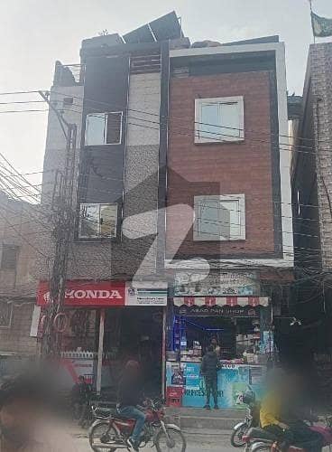 سمن آباد مین بولیورڈ سمن آباد,لاہور میں 2 مرلہ فلیٹ 1.85 کروڑ میں برائے فروخت۔