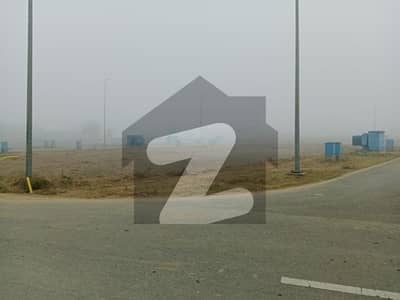 Corner + Facing Main Rd