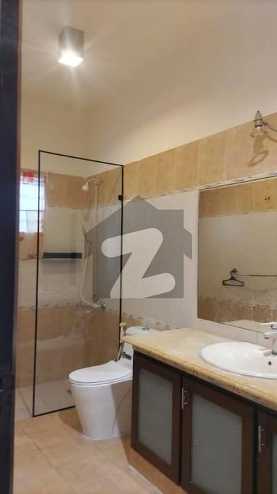 500 Yards Park Facing Lower Portion For Rent