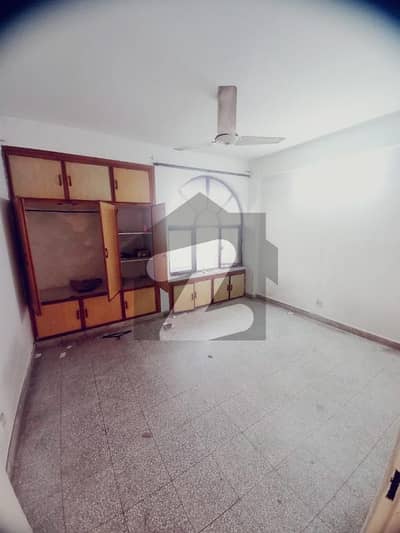 آئی ۔ 16 اسلام آباد میں 2 کمروں کا 4 مرلہ فلیٹ 55.0 لاکھ میں برائے فروخت۔