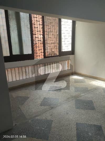 سوِل لائنز کراچی میں 3 کمروں کا 8 مرلہ فلیٹ 1.0 لاکھ میں کرایہ پر دستیاب ہے۔