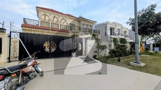 LUXURIOUS SPANISH ONE KANAL HOUSE FOR SALE