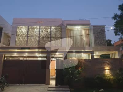 گلشنِ معمار - سیکٹر ڈبلیو گلشنِ معمار,گداپ ٹاؤن,کراچی میں 5 کمروں کا 18 مرلہ مکان 7.0 کروڑ میں برائے فروخت۔