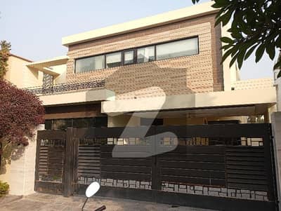 ڈی ایچ اے فیز 5 ڈیفنس (ڈی ایچ اے),لاہور میں 5 کمروں کا 1 کنال مکان 6.99 کروڑ میں برائے فروخت۔